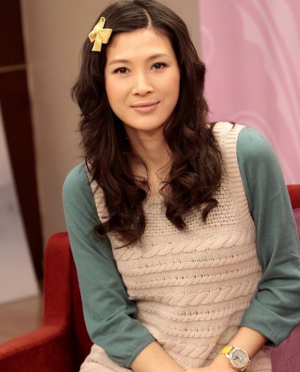 童蕾逆袭东谈主生再启程，债务缠身仍有始有终，励志姐的故事感动东谈主心