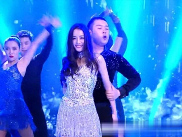 圣人姐姐VS嘻哈小王子：刘亦菲杜海涛跳舞大比拼